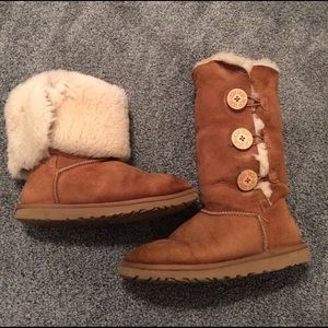 Pre-loved Bailey Triplet UGGS