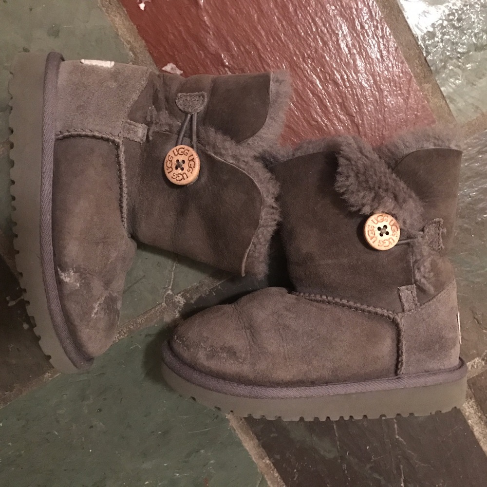 Baby uggs bailey button grey size 10