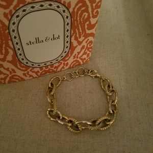 Stella & Dot gold chain bracelet.