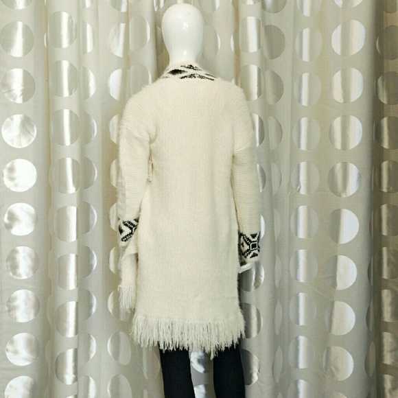 SOLD Forever 21 Sweater - Picture 3 of 6