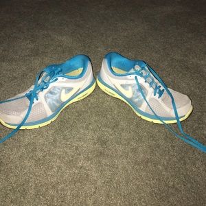 nike running sneakers