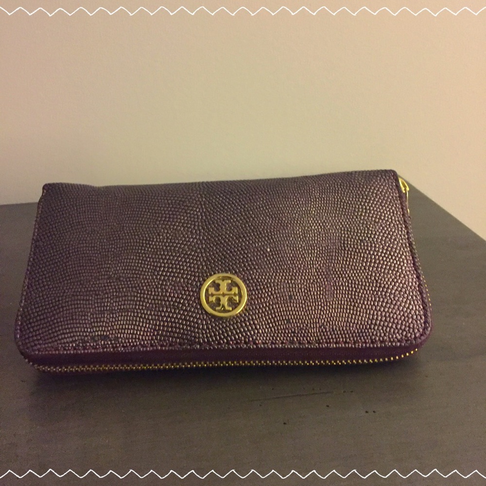 Tory Burch Robinson Wallet - Picture 2 of 6