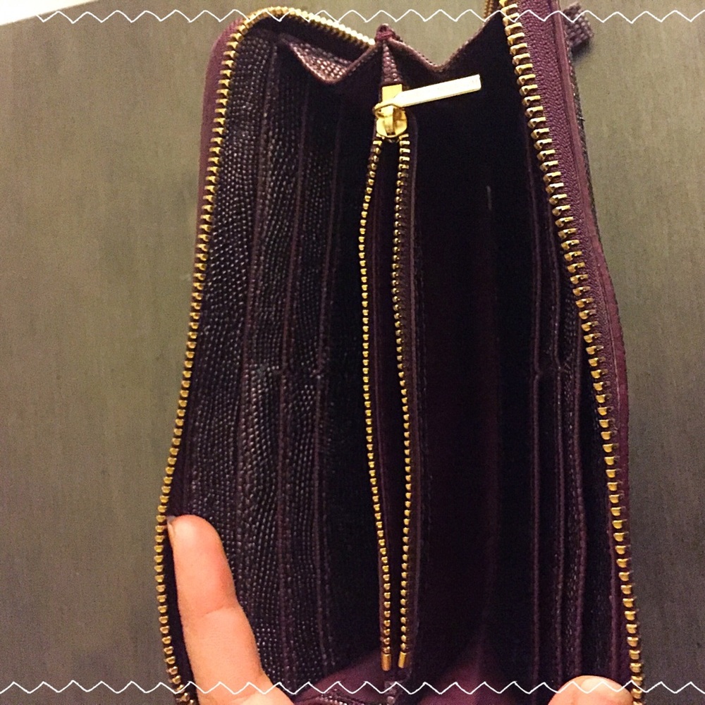 Tory Burch Robinson Wallet - Picture 3 of 6