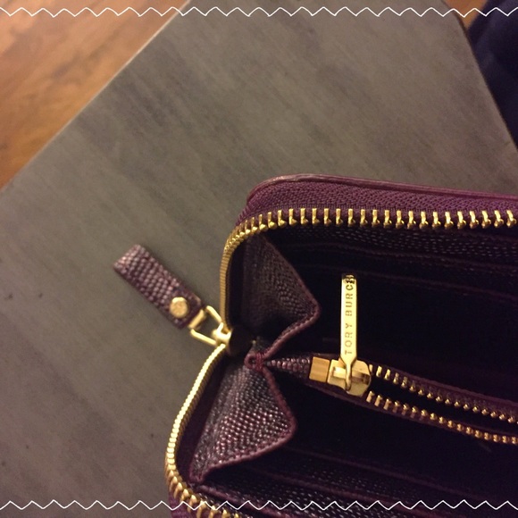 Tory Burch Robinson Wallet - Picture 4 of 6