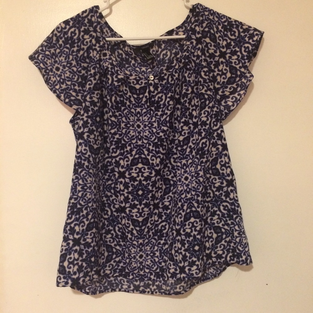 Blue and white top