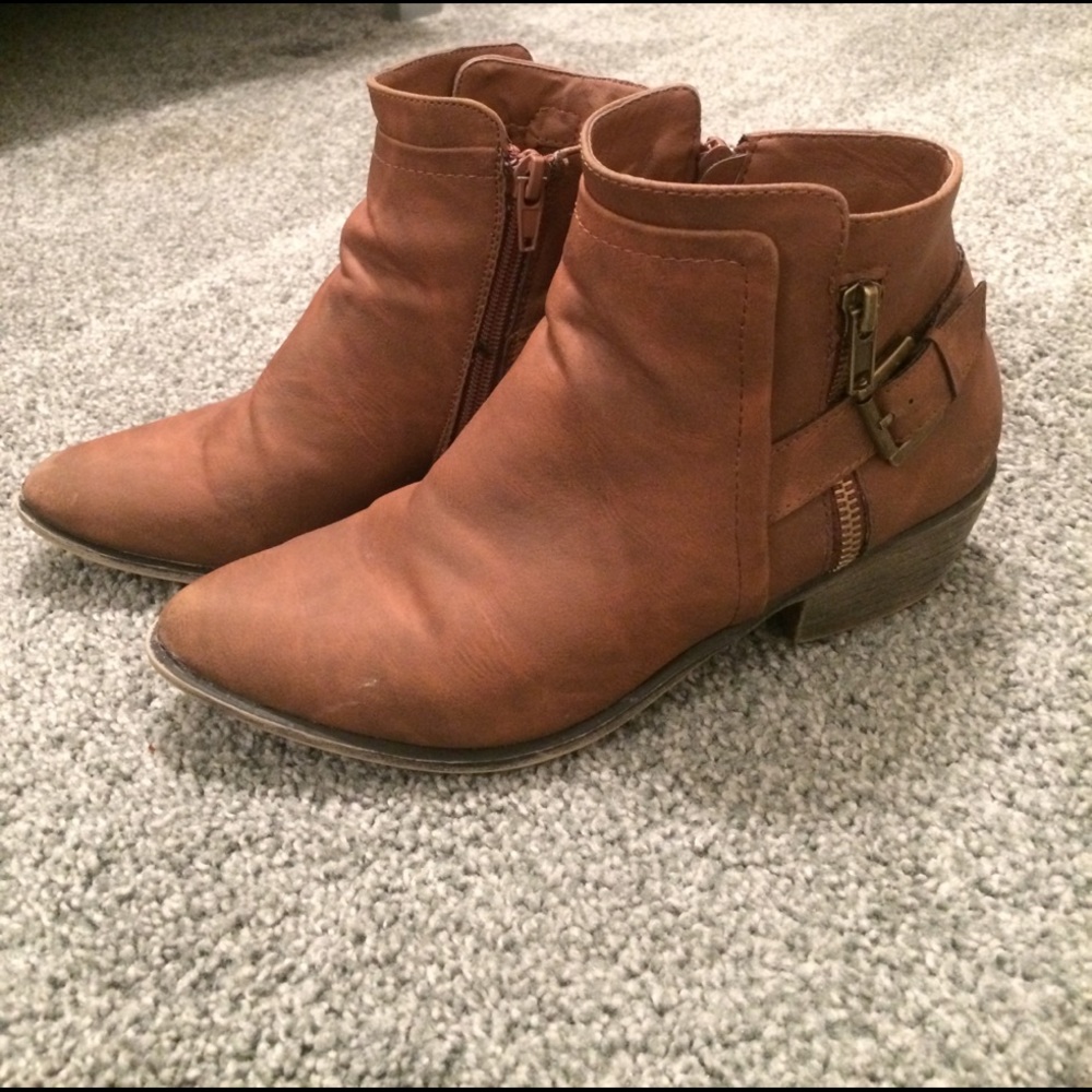 Madden girl Hunttz booties