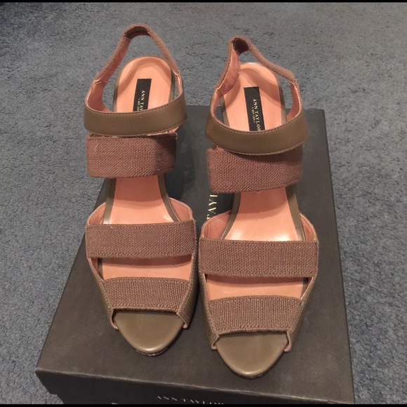 Ann Taylor Reid Stretch Canvas Sanda Shoes - Picture 1 of 3