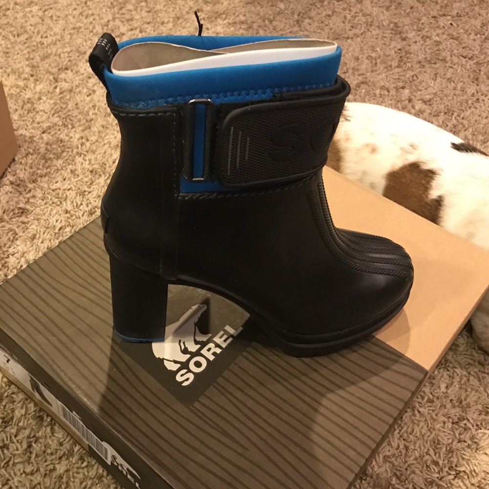 Sorel medina III brand new tags attached