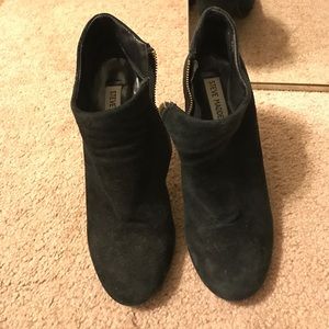 Plain black Steve Madden booties