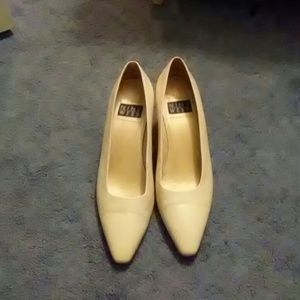 Nine West cream heels