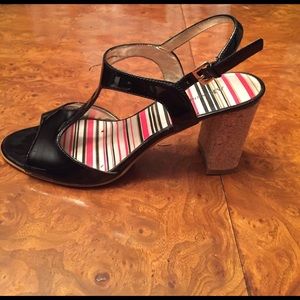 Anne Klein black patent sandals w/cork heels