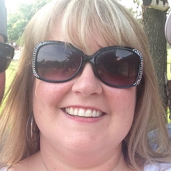 Meet your Posher, Amy - Picture 1 of 1