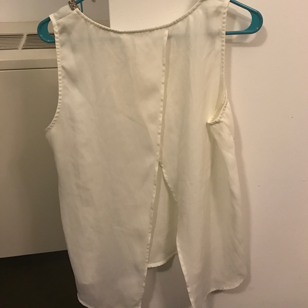 Open back - Picture 2 of 2