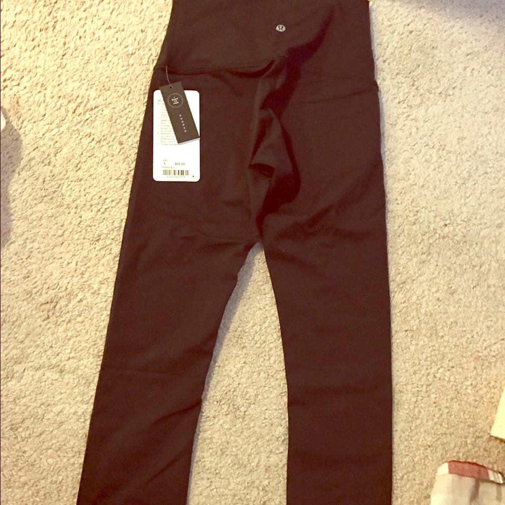 Lululemon size 6