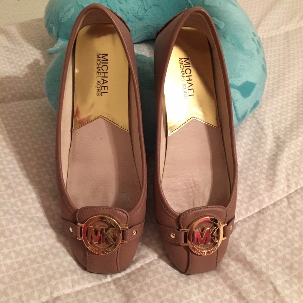 Michael kors flats size