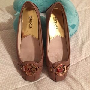 Michael kors flats size