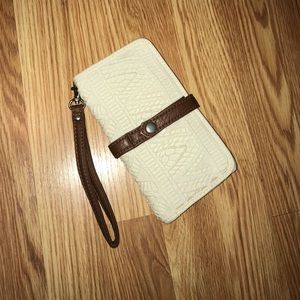 Ivory lace wristlet