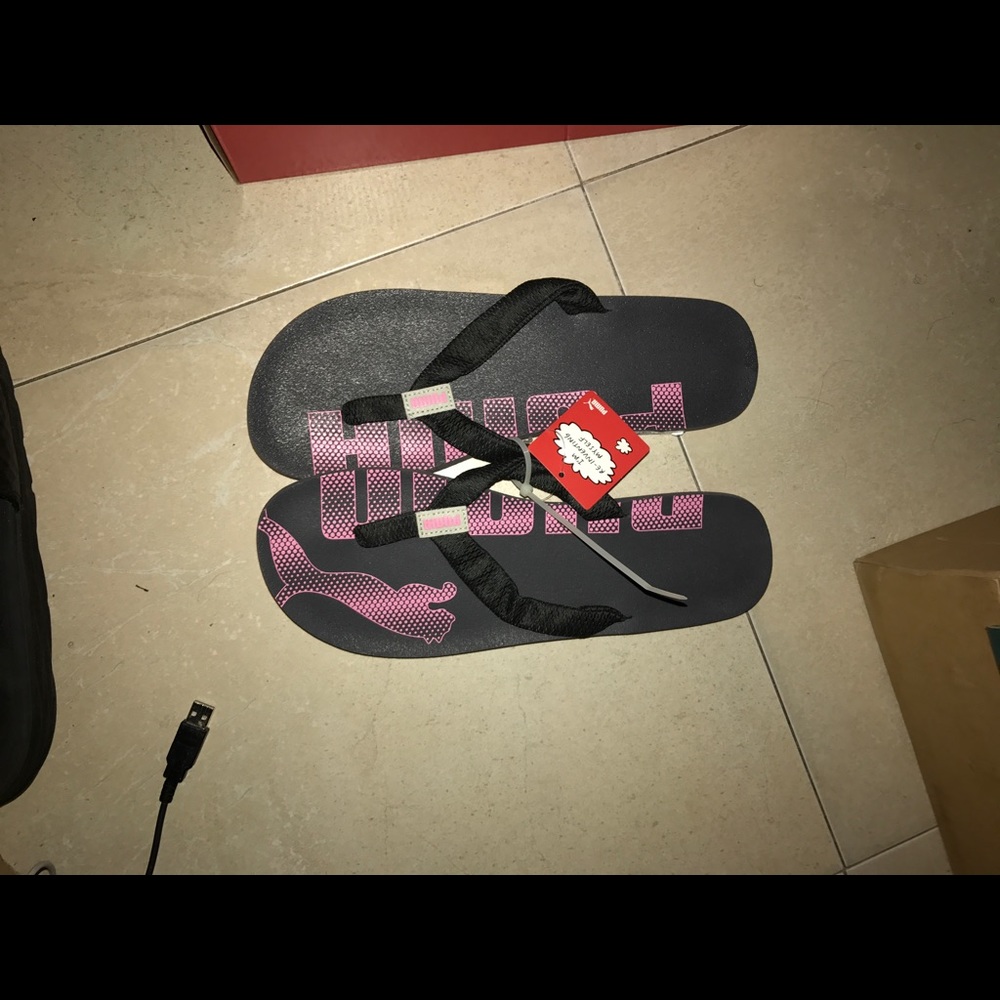 Puma flip flops.. Brand new!! Size9&10.Sizerunsbig
