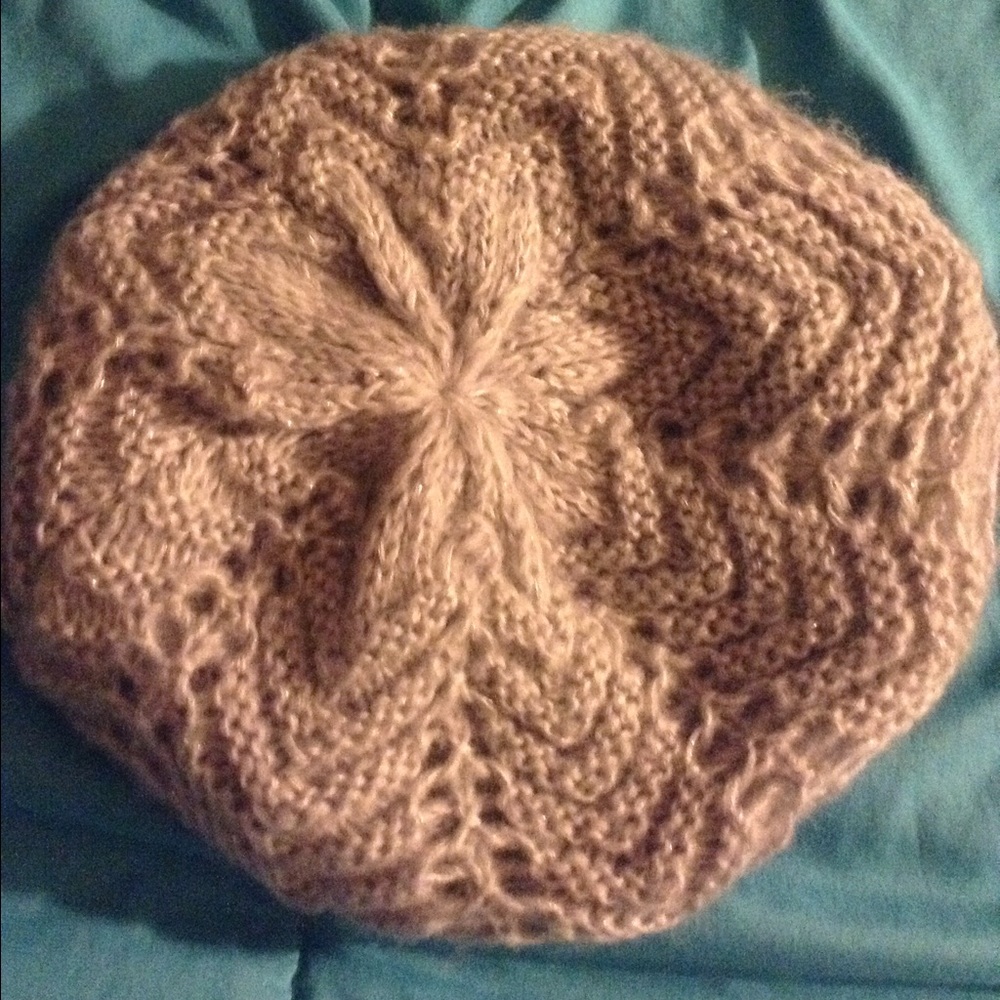 ❣(2) Berets - Picture 2 of 5