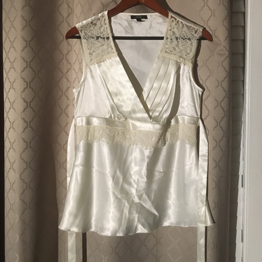 AGB Women's Creme colored silk and lace top