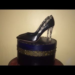 Elie Tahari Alisa Blk&Wht Multi Snakeskin 4'' Heel