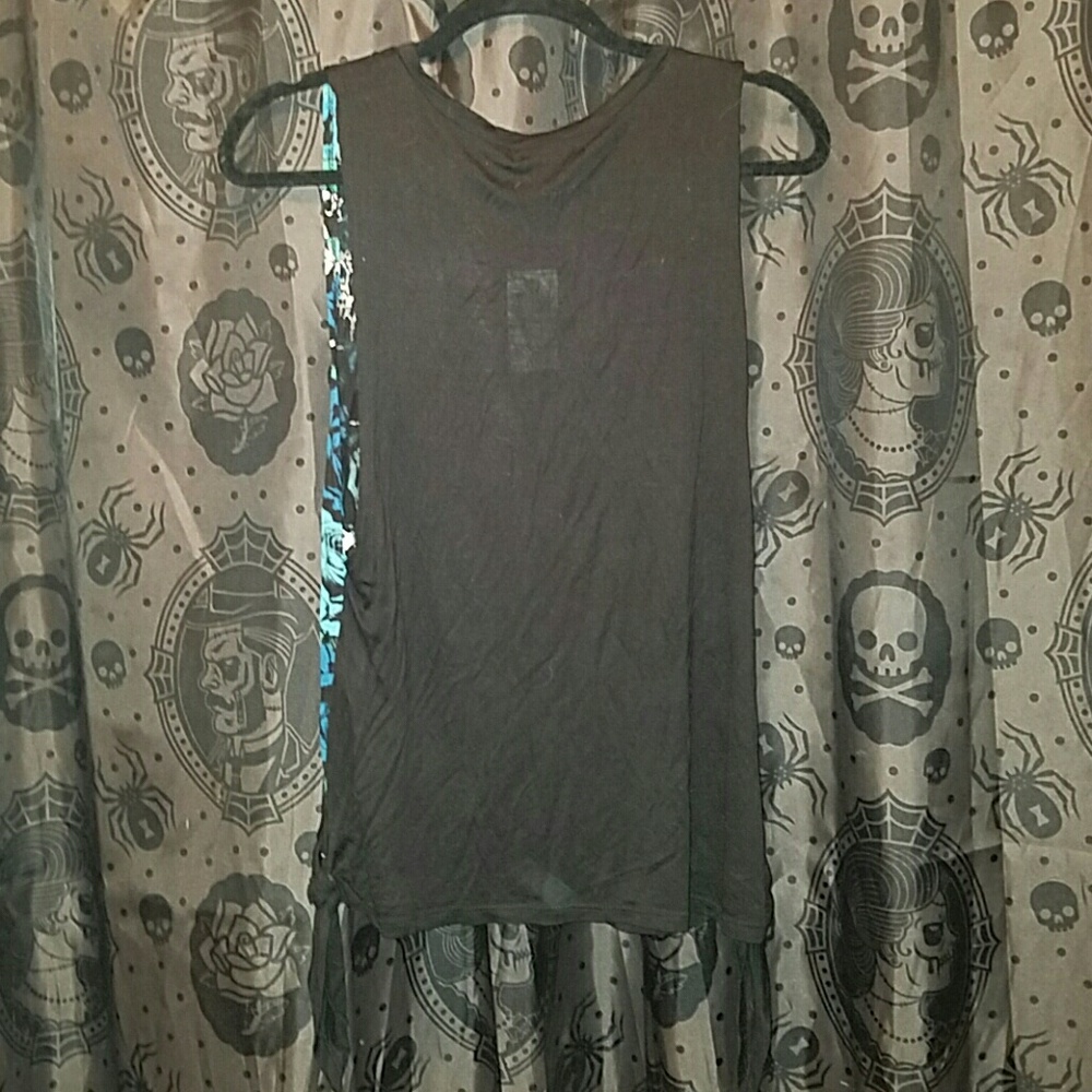 Skull and Rose's Tank - Picture 7 of 8
