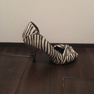 Rocket dog size 6 zebra print heels