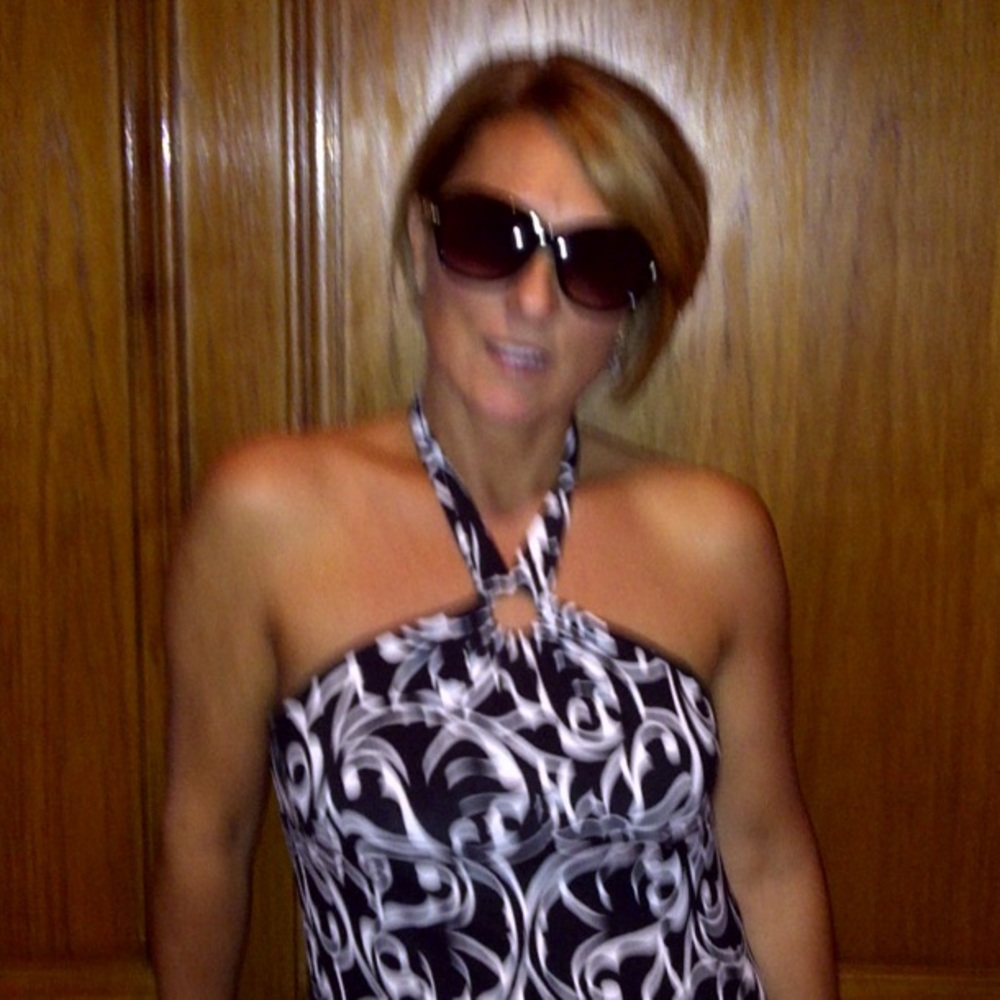 Meet your Posher, Monica