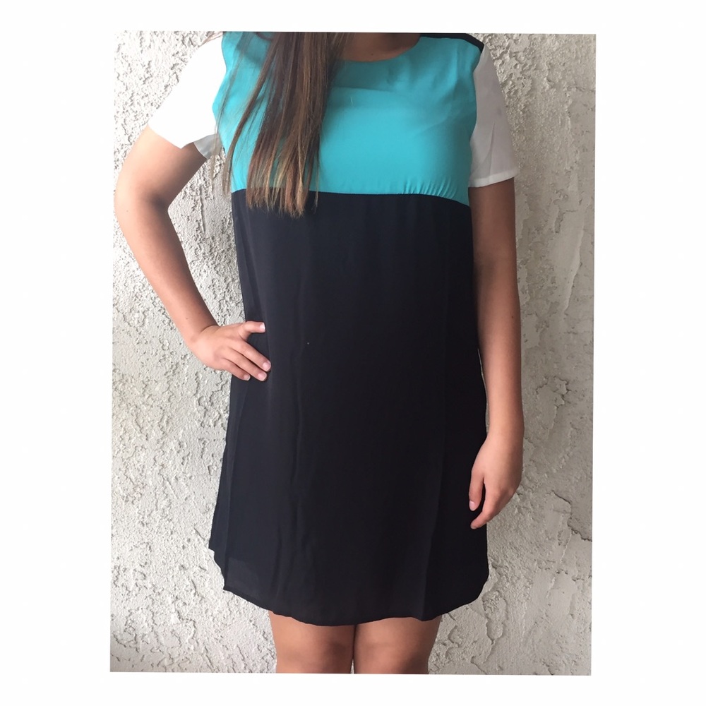 NEW Forever 21 colorblock shift dress 👗