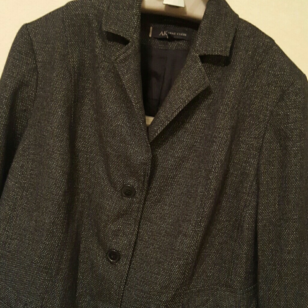 Georgeous Anne Klein Navy Blazer