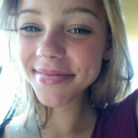 Meet your Posher, Sheila and Sara - Picture 2 of 2