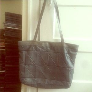 Large tote