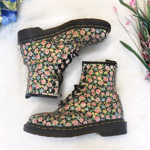 Dr. Martens Shoes - Vtg Floral Doc Martens Dr. Martens Combat Boots