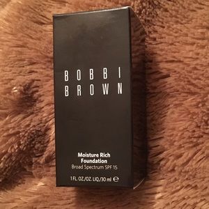 NWT Bobbi Brown Warm Honey (5.5) Foundation
