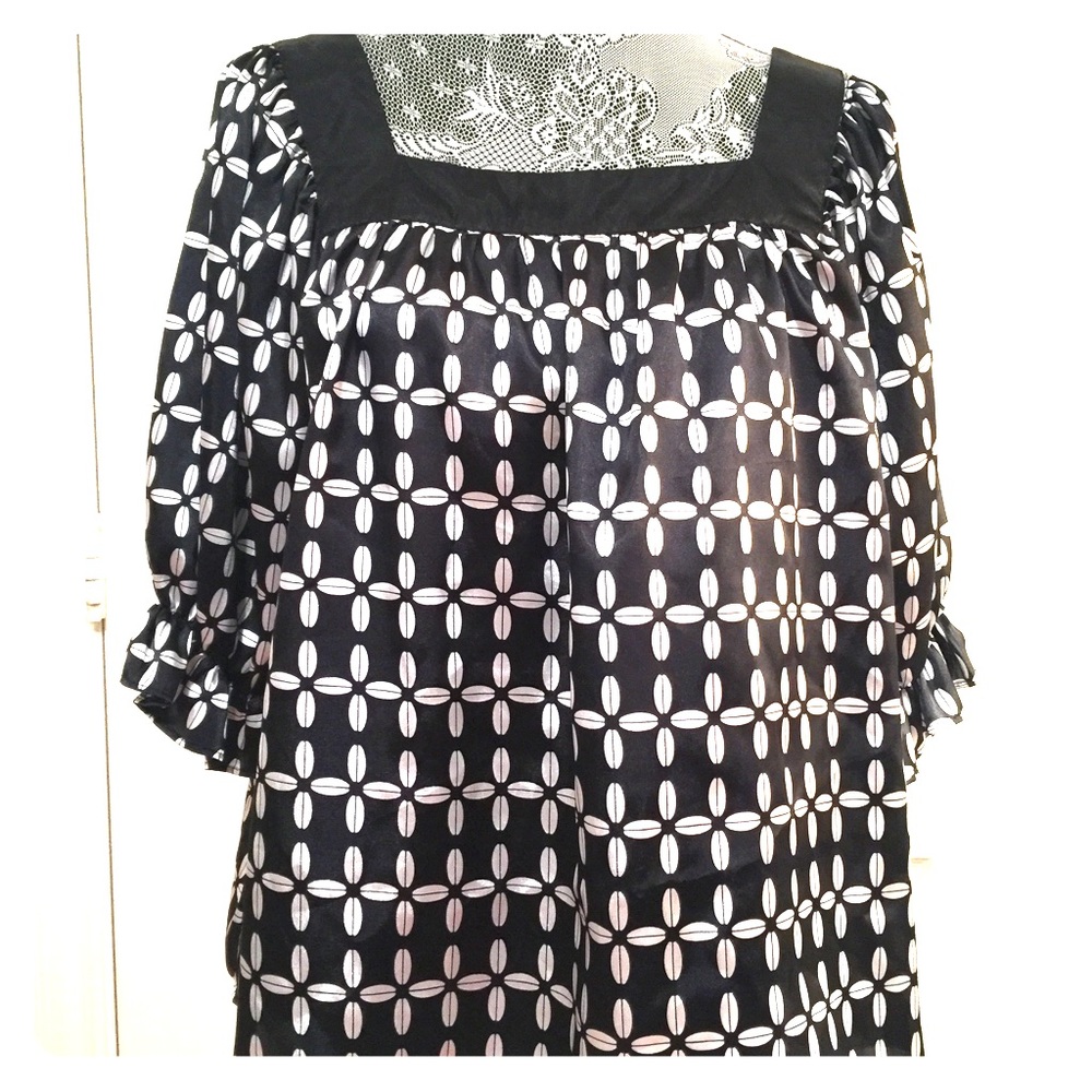 Graphic top