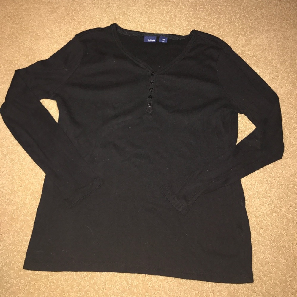 Long sleeve black tee