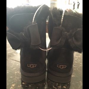 Ugg Boots - New Never Worn - Size 7