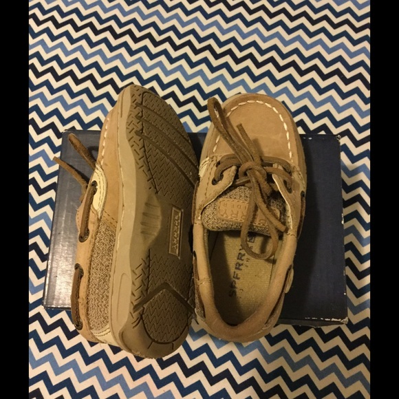 Baby shoes [CLOSET CLEAROUT] - Picture 5 of 6