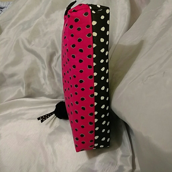 HOLD Betsey johnson cosmo pouch  NWT - Picture 3 of 3