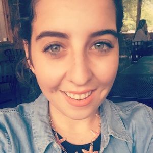 Meet your Posher, Andrea