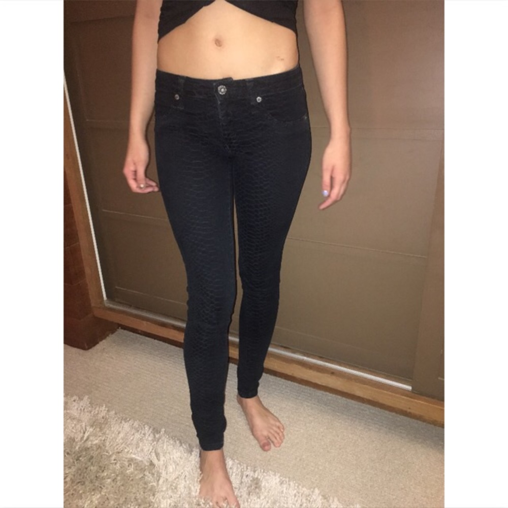 CARMAR SNAKE SKIN BLACK SKINNY JEANS!!