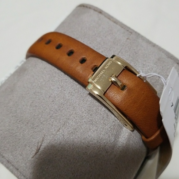 NWT Michael Kors Womens watch leather strap main image 5