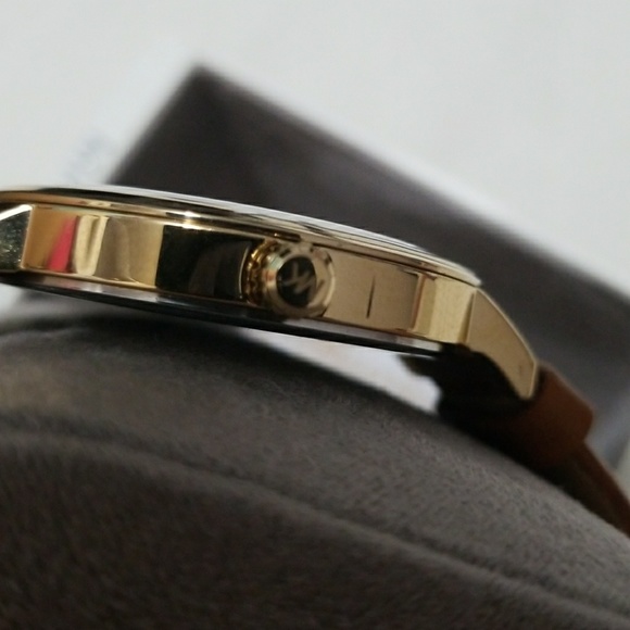 NWT Michael Kors Womens watch leather strap main image 4
