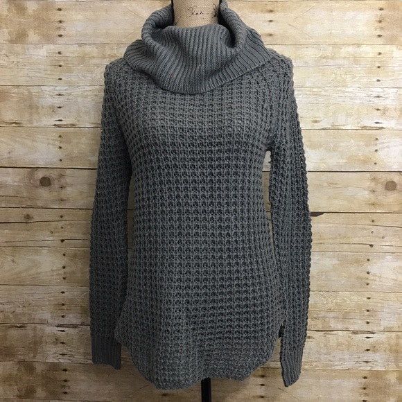 Rue21 Sweaters - Gray Speckled Turtleneck Sweater