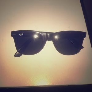 Black wayfair ray bans