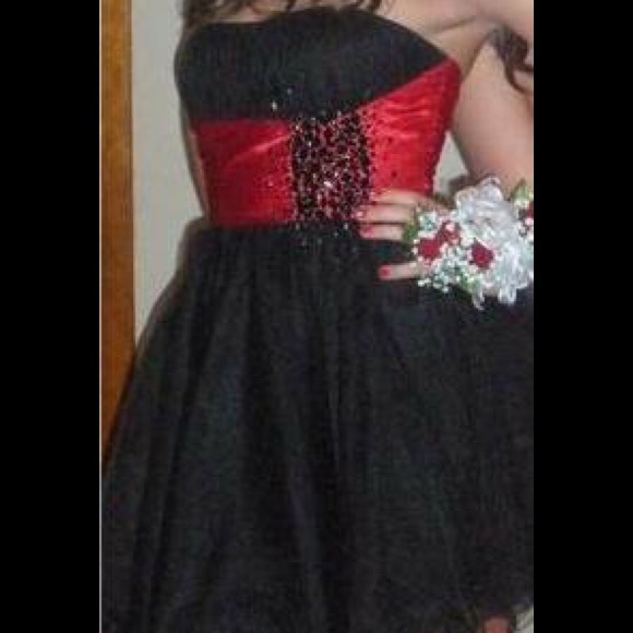 Sherri Hill dress, size 2, worn only once! - Picture 4 of 5