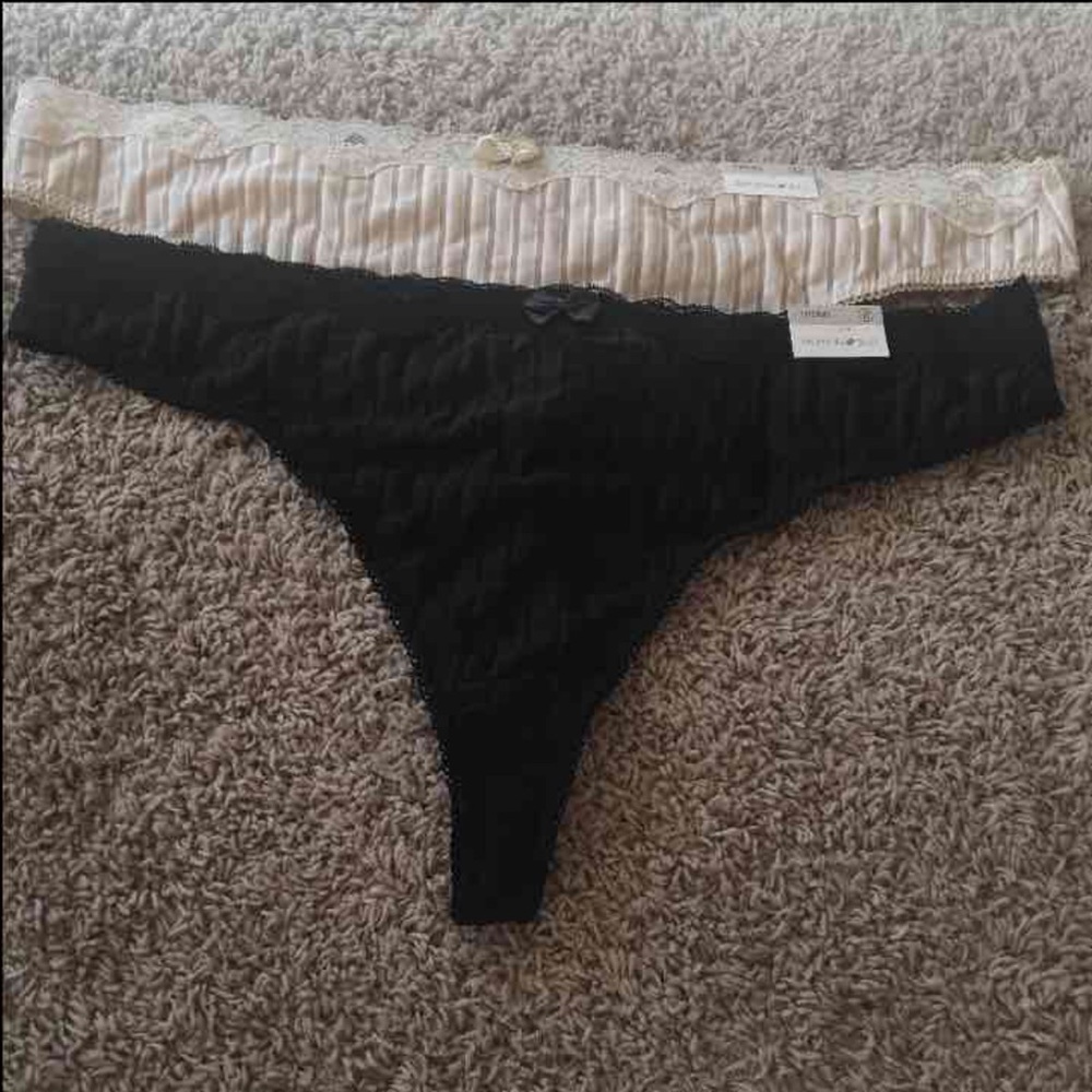 Fashion bug Thongs
