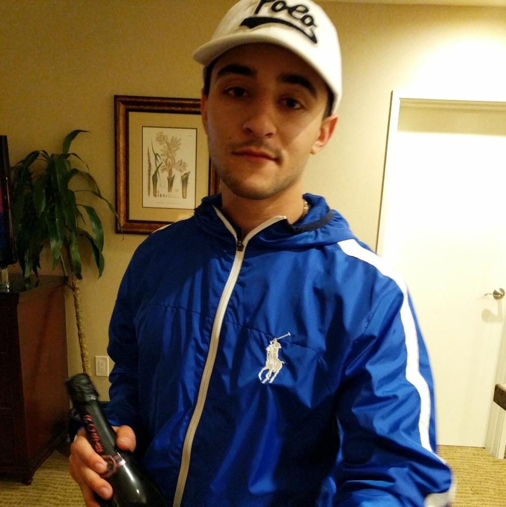 Meet your Posher, Jonanthony