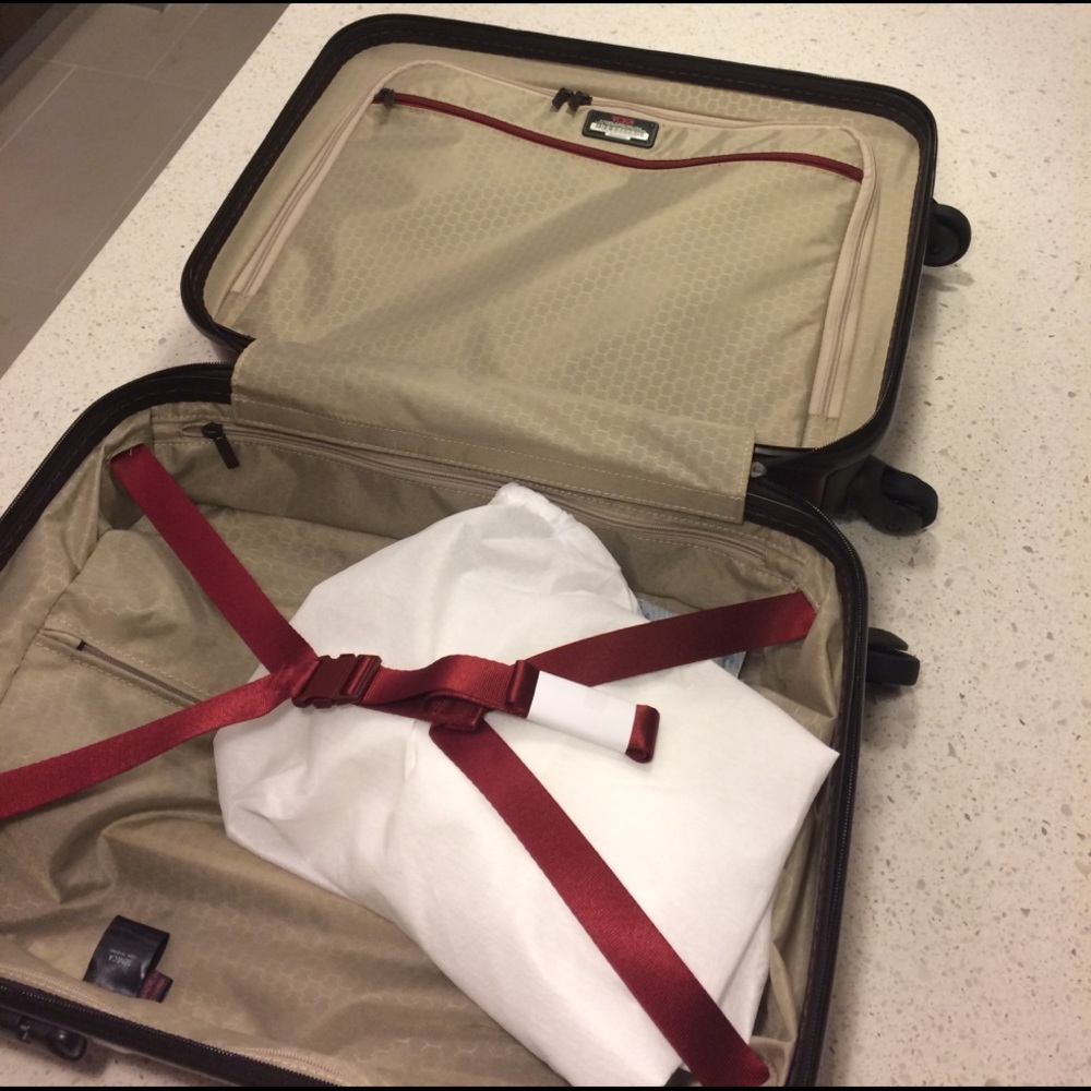 TUMI carry-on - Picture 4 of 8
