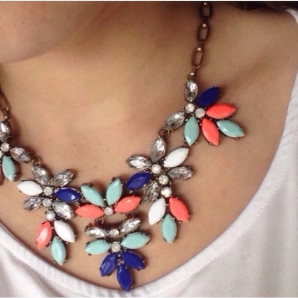 Coral Mint Crystal Statement Necklace - Picture 3 of 3